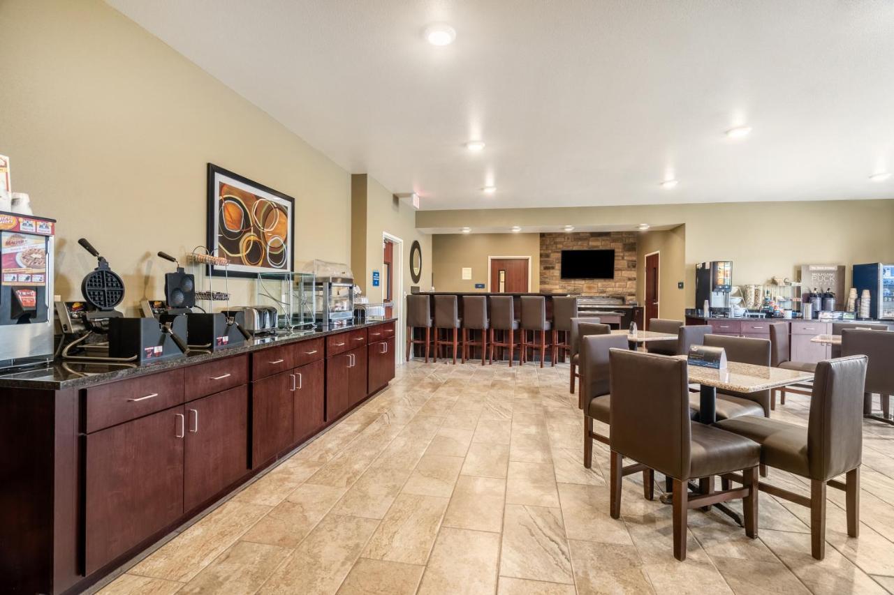 Cobblestone Inn & Suites - Kermit Экстерьер фото