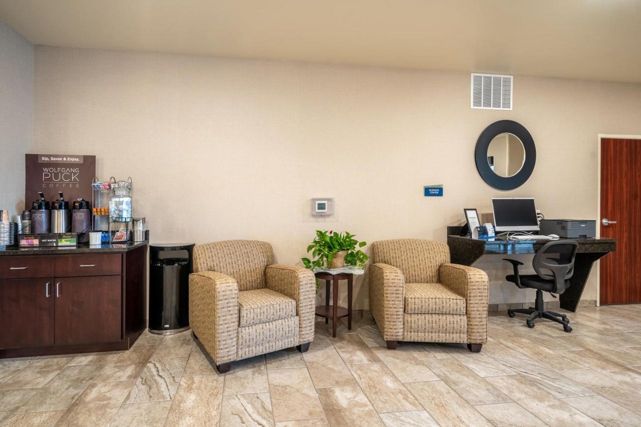 Cobblestone Inn & Suites - Kermit Экстерьер фото