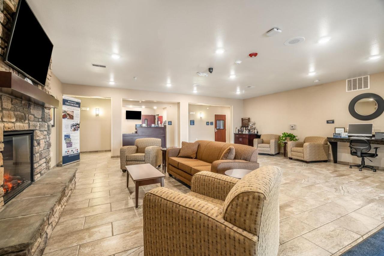 Cobblestone Inn & Suites - Kermit Экстерьер фото