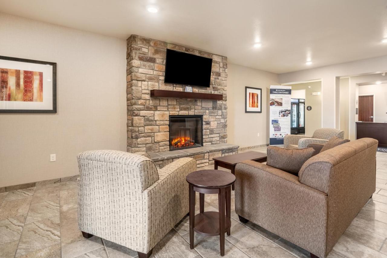 Cobblestone Inn & Suites - Kermit Экстерьер фото